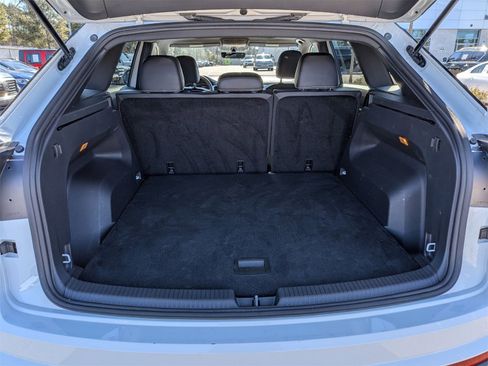 Used 2022 Volkswagen Atlas Cross Sport SE image 32