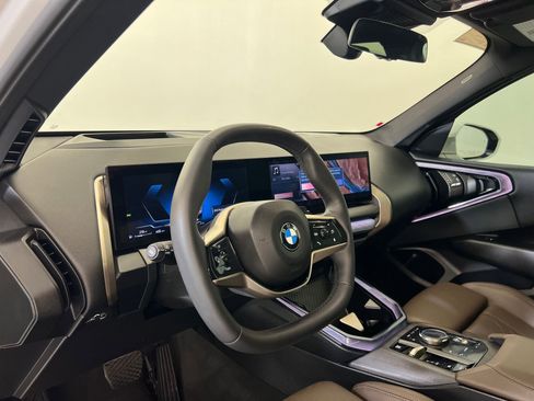 Used 2025 BMW X3 xDrive30i w/ Premium Package image 4