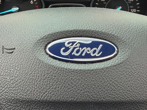 Used 2017 Ford Escape SE w/ Equipment Group 201A AWD/4WD image 29