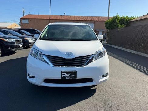 Used 2011 Toyota Sienna XLE AWD/4WD image 2