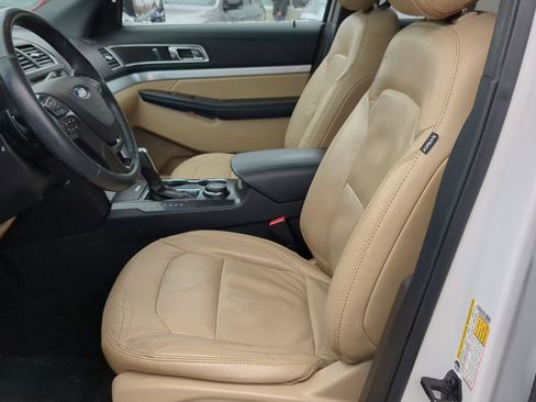 Used 2017 Ford Explorer XLT w/ Equipment Group 202A image 22