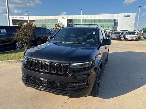 Used 2023 Jeep Wagoneer Series II AWD/4WD image 27