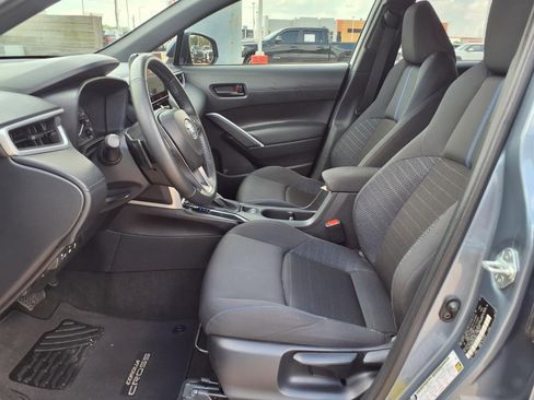 Used 2024 Toyota Corolla Cross AWD Hybrid image 17