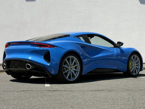Used 2025 Lotus Emira RWD image 7