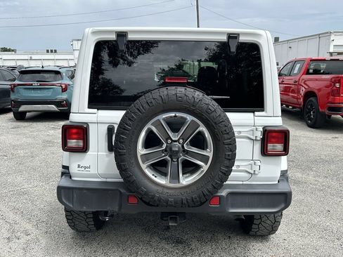 Used 2020 Jeep Wrangler Unlimited Sahara AWD/4WD image 6