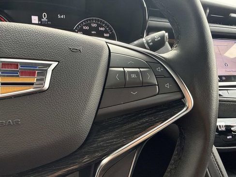 Certified 2023 Cadillac XT5 Premium Luxury AWD/4WD image 40