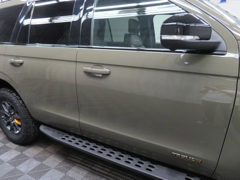 Used 2025 Ford Expedition Tremor image 37