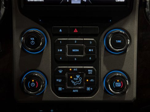 Used 2016 Ford F250 Platinum w/ FX4 Off-Road Package image 10