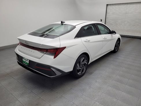 Used 2025 Hyundai Elantra SEL FWD image 9