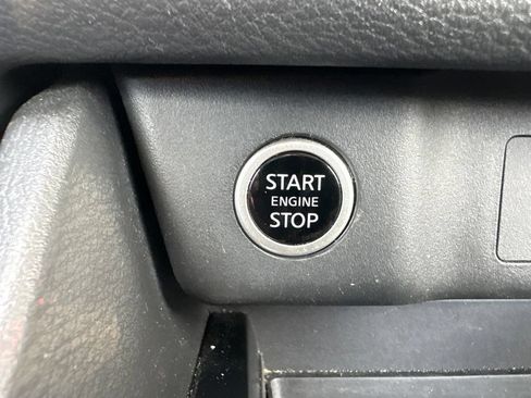 Used 2023 Nissan Rogue SV FWD image 25