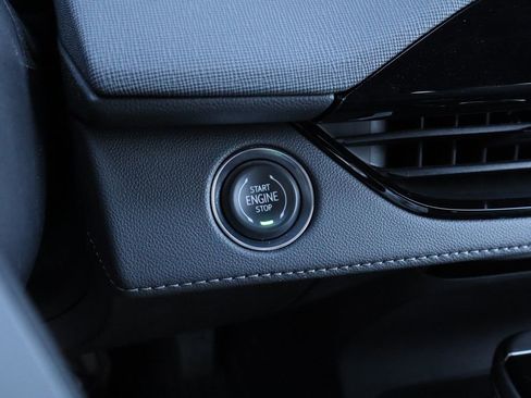 Used 2025 Buick Enclave Preferred w/ Power Package image 19