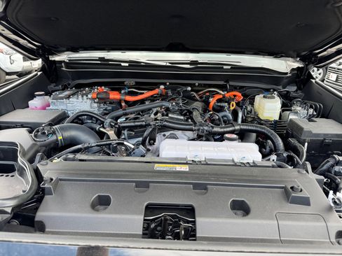 New 2025 Toyota Tacoma Limited image 33