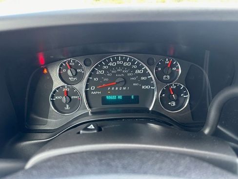 Used 2020 Chevrolet Express 2500 LT w/ LT Preferred Equipment Group image 12