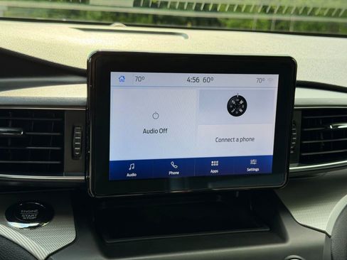 Used 2020 Ford Explorer XLT w/ Equipment Group 202A AWD/4WD image 22