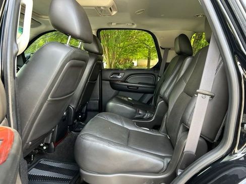 Used 2013 Cadillac Escalade Premium AWD/4WD image 16