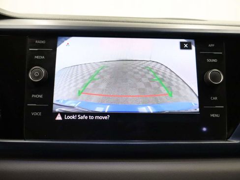 Certified 2023 Volkswagen Taos SE w/ Panoramic Sunroof Package image 12