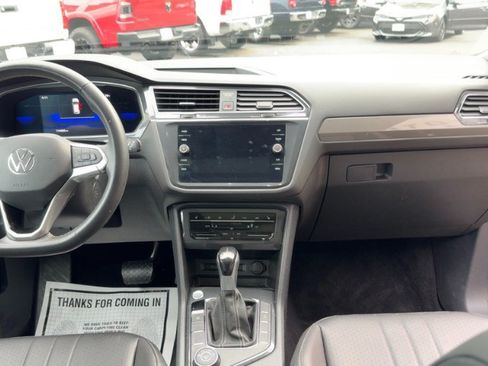 Used 2022 Volkswagen Tiguan SE AWD/4WD image 13