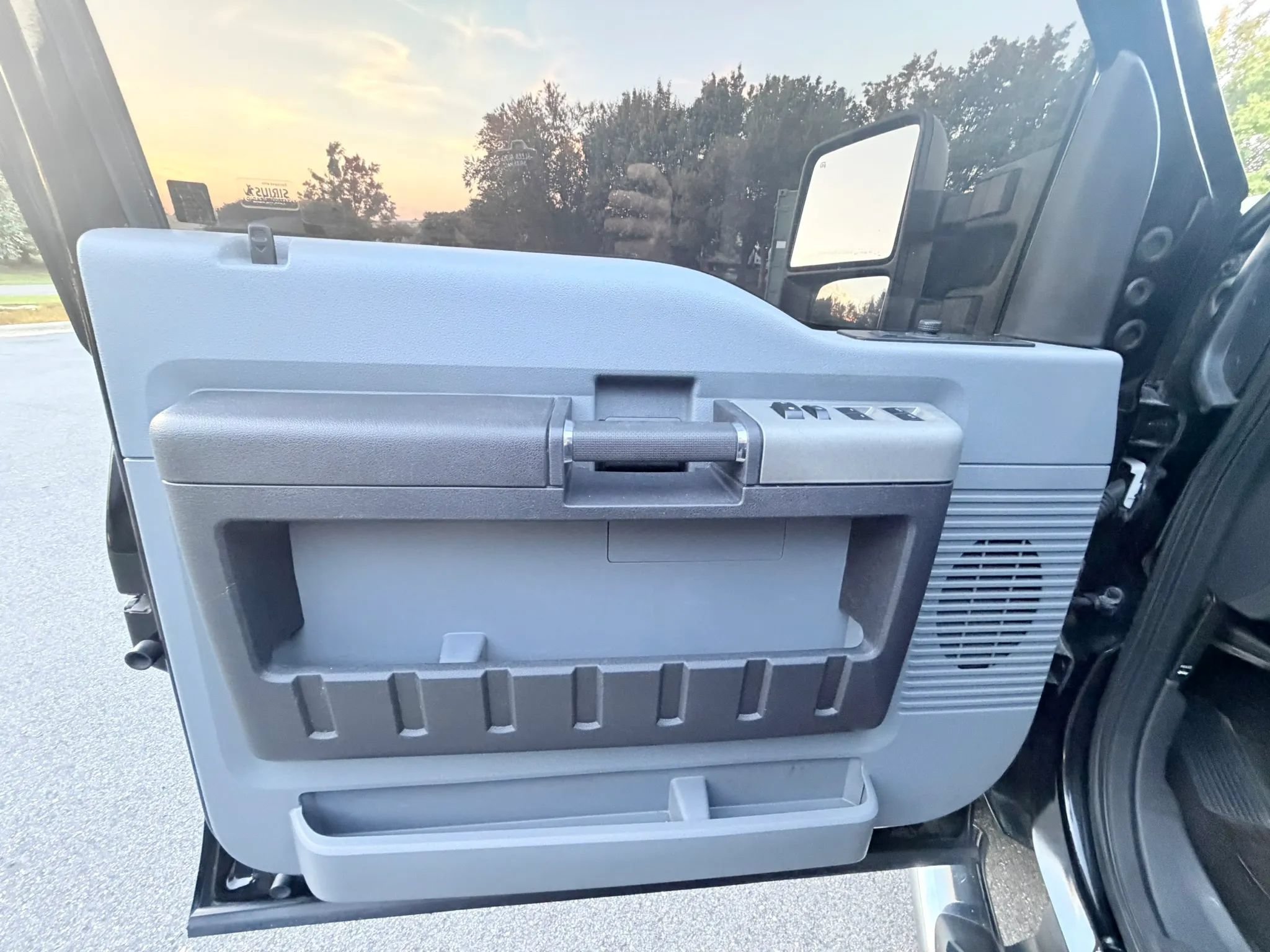 Used 2016 Ford F250 XLT w/ XLT Value Package AWD/4WD image 16