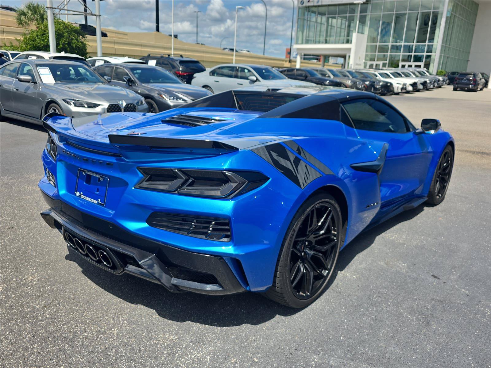 Used 2025 Chevrolet Corvette Z06 RWD image 3