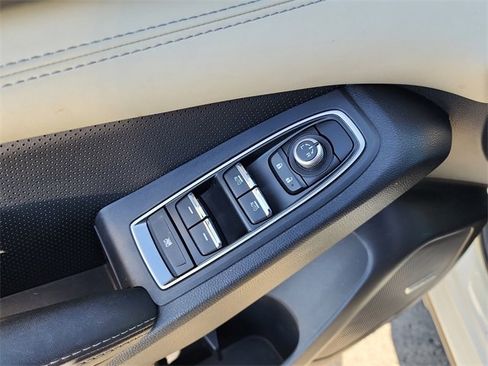 Used 2021 Subaru Ascent Limited w/ Technology Package image 12