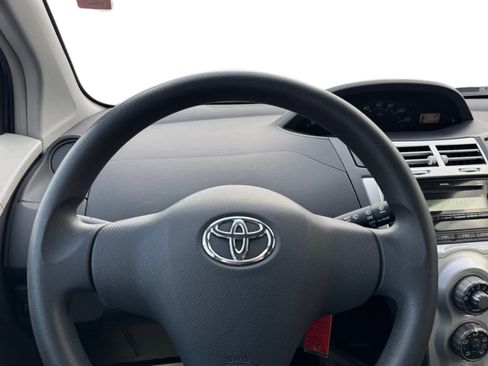 Used 2008 Toyota Yaris 2-Door Hatchback FWD image 18