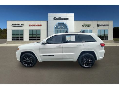 Used 2021 Jeep Grand Cherokee Laredo X AWD/4WD image 6