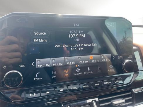 Used 2025 Nissan Pathfinder Platinum FWD image 28