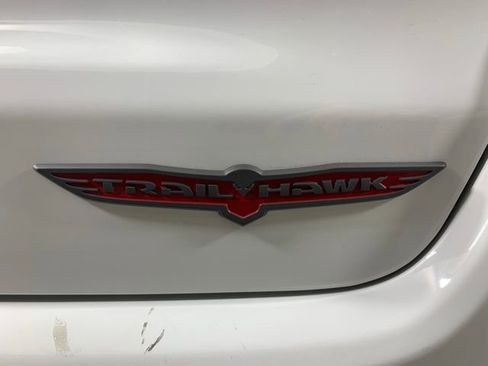 Used 2025 Jeep Compass Trailhawk image 37