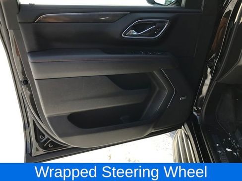 Used 2024 Chevrolet Suburban RST w/ Luxury Package image 17