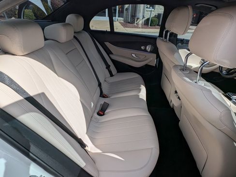 Used 2017 Mercedes-Benz E 300 4MATIC image 24