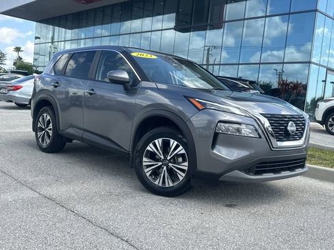 Used 2023 Nissan Rogue SV FWD image 2