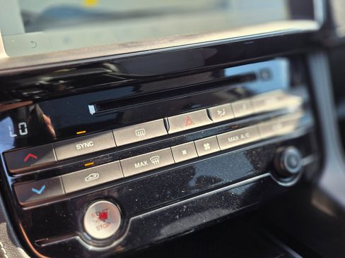 Used 2017 Jaguar F-PACE R-Sport image 38