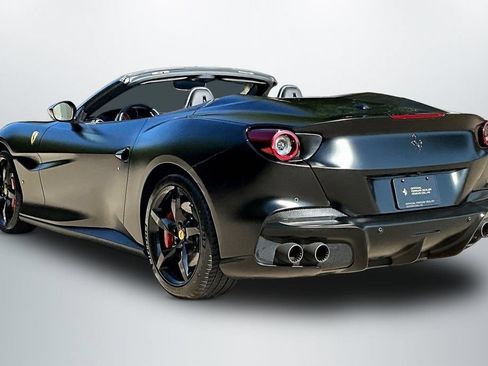 Used 2022 Ferrari Portofino M RWD image 3