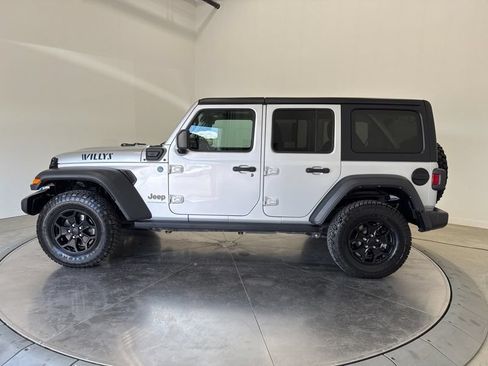 Used 2023 Jeep Wrangler Unlimited w/ Cold Weather Group AWD/4WD image 4