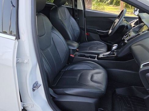 Used 2018 Ford Focus Titanium FWD image 16