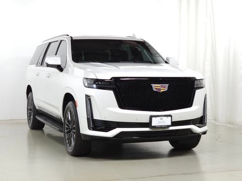 Used 2022 Cadillac Escalade ESV Sport AWD/4WD image 9