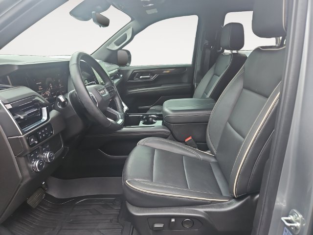 Used 2025 GMC Yukon Elevation w/ Technology Package AWD/4WD image 11