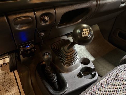 Used 2001 Dodge Ram 2500 Truck 4x4 Quad Cab image 2