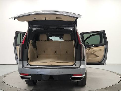 Used 2023 Cadillac Escalade ESV Premium Luxury AWD/4WD image 14