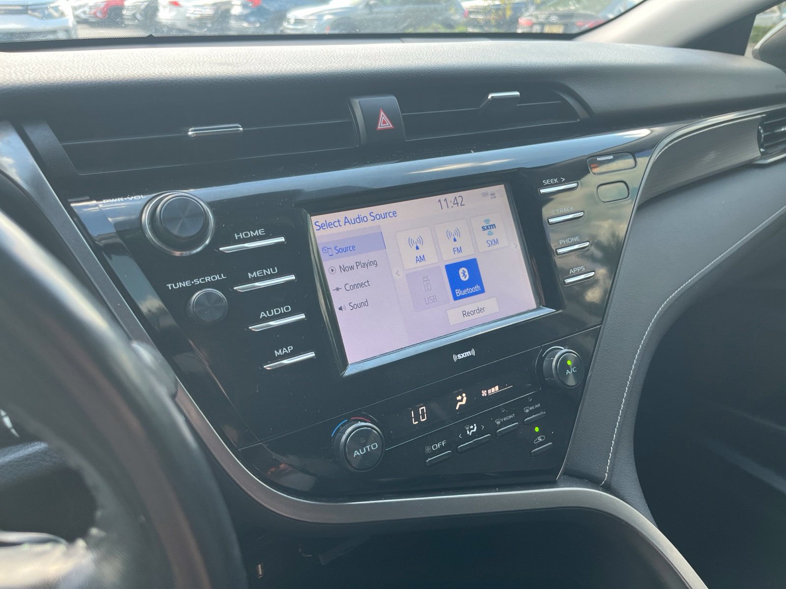 Used 2020 Toyota Camry SE FWD image 24