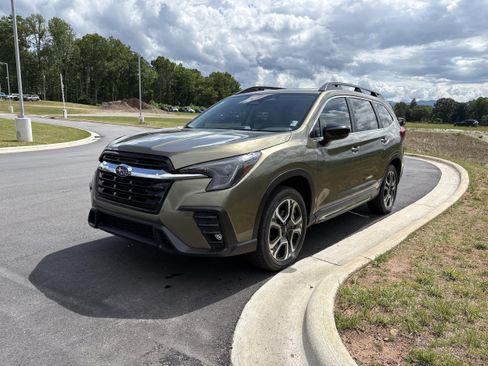 New 2026 Subaru Ascent Limited AWD/4WD image 3