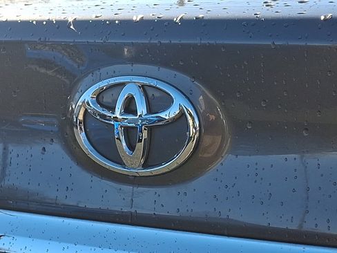 Used 2015 Toyota Camry LE image 29