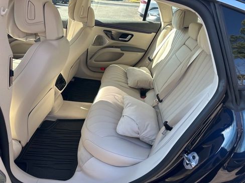 Certified 2022 Mercedes-Benz EQS 580 4MATIC Sedan image 9