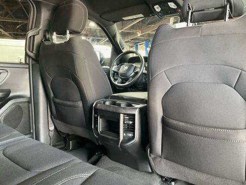 Used 2024 RAM 1500 Big Horn AWD/4WD image 17