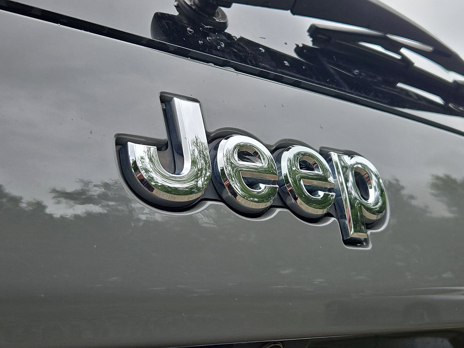 Used 2022 Jeep Cherokee Latitude Lux w/ Mopar Interior Package AWD/4WD image 32