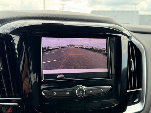 Used 2023 Chevrolet Traverse LT FWD image 36