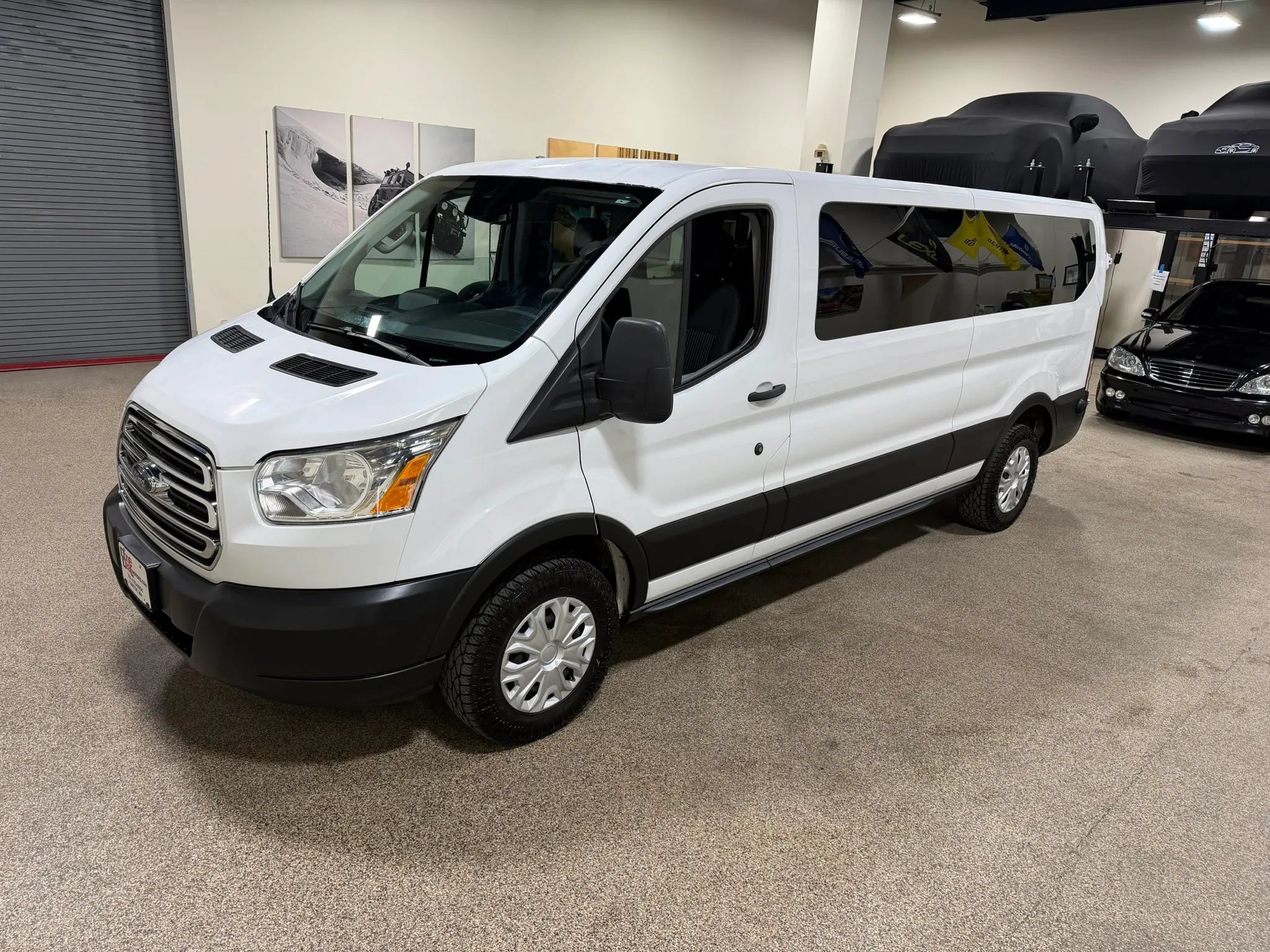 Used 2019 Ford Transit 350 XLT RWD image 4