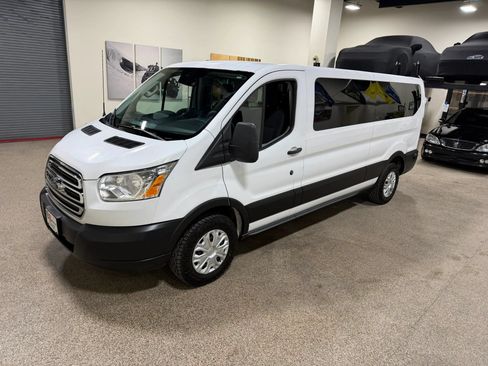 Used 2019 Ford Transit 350 XLT RWD image 4
