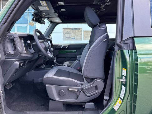 New 2025 Ford Bronco 2-Door image 4