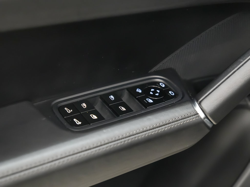 Used 2019 Porsche Cayenne AWD/4WD image 22